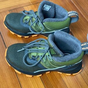 Little boy-Adidas Unisex- Child Cloudfoam Hiking/snow shoes